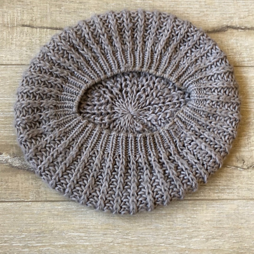 Women’s Grey Knit Beanie